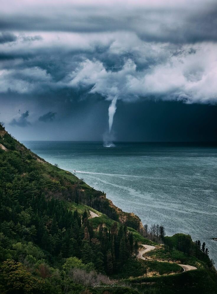 Подборка невероятных фотографий торнадо