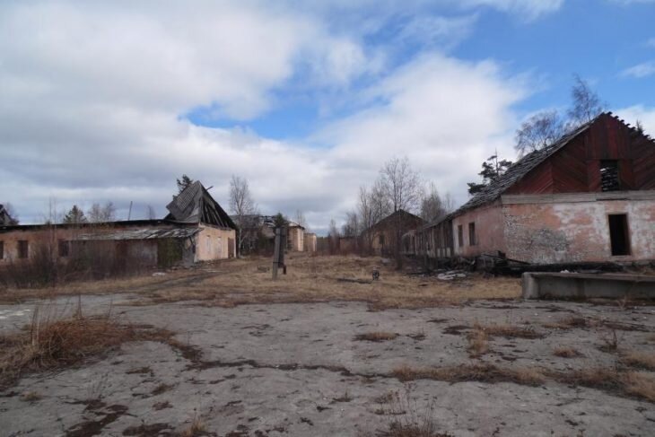 Подборка фотографий заброшенного посёлка Африканда в Мурманской области