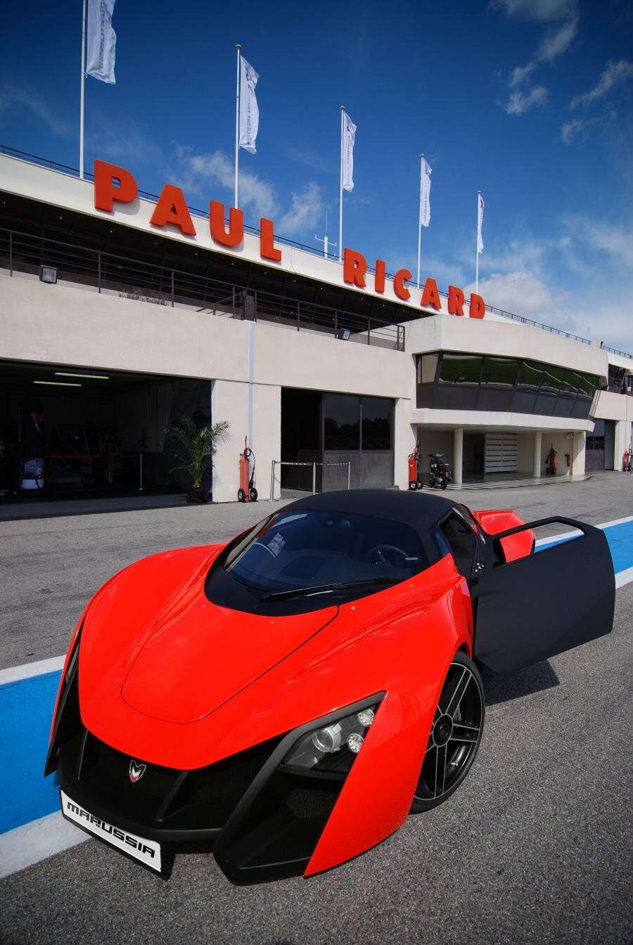 Машина Marussia b2