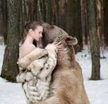 Шокирующие фото русских моделей с медведями (30 фото)