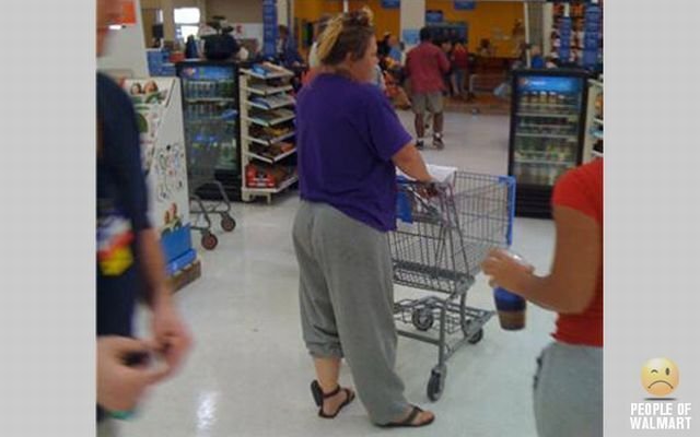 Выходим с мужем из супермаркета. Американские магазины покупатели. Walmart people photos. Wet handshakes in Walmart. Зачем нужны станки из супермаркета.