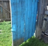 Неудачная покраска гаражных ворот (2 фото)