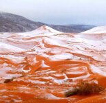 В Сахаре выпал снег (9 фото)