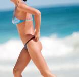 Ирина Шейк Без макияжа на пляже в Мексике. (12 фото)