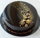 Подборка фотографий с красивыми и шикарными тортами украшенные пищевым золотом (56 фото)